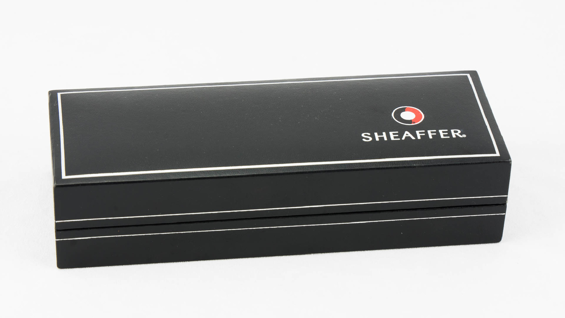 Sheaffer 300 Black & Silver cap with Chrome Trim Fountain Pen (9314-0)