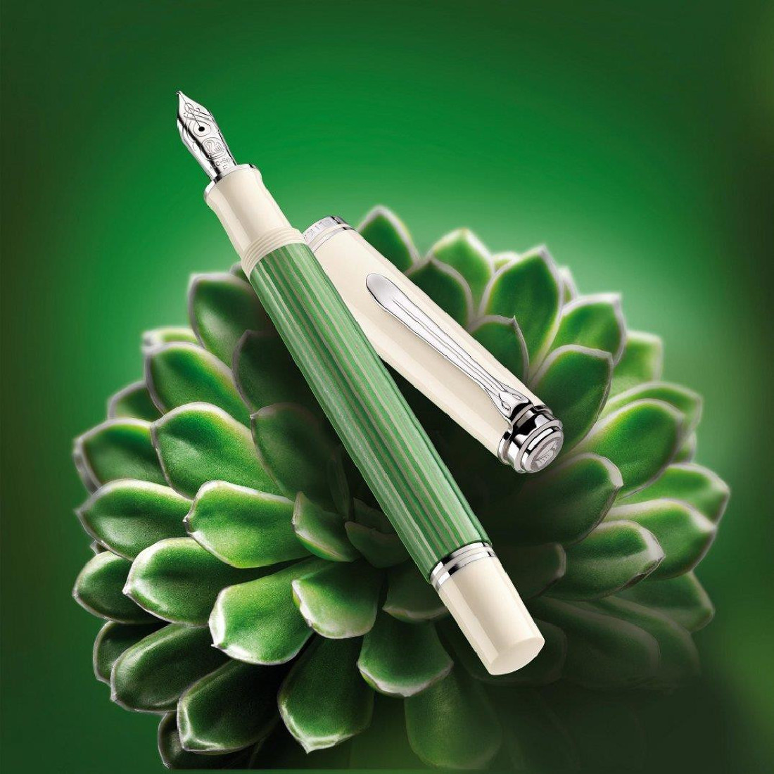 Pelikan Souveran M605 Green-White Fountain Pen (F,M,B)