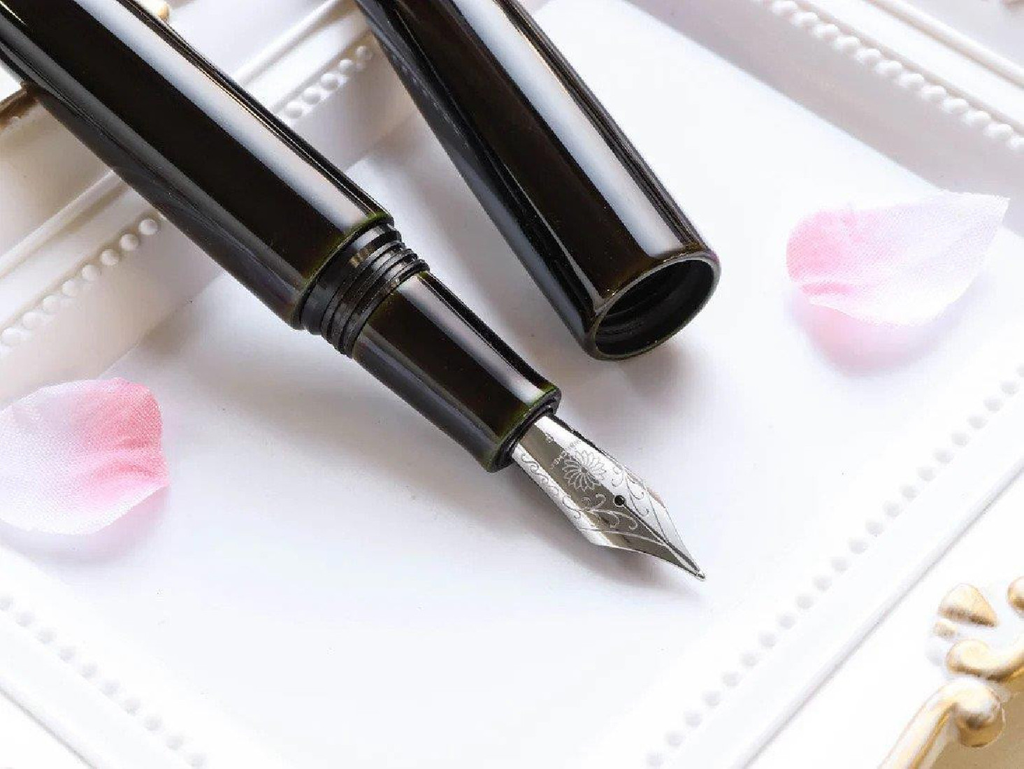 Wancher True Urushi Midori Tamenuri fountain pen