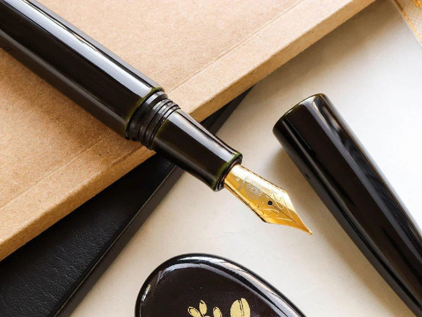 Wancher True Urushi Midori Tamenuri fountain pen