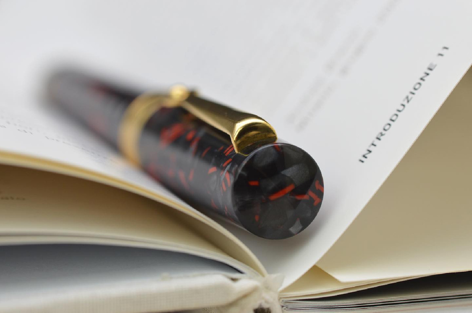 Santini Italia Libra Black Bay GP 14k stub flexy nib with ebonite feeder and piston filler pen