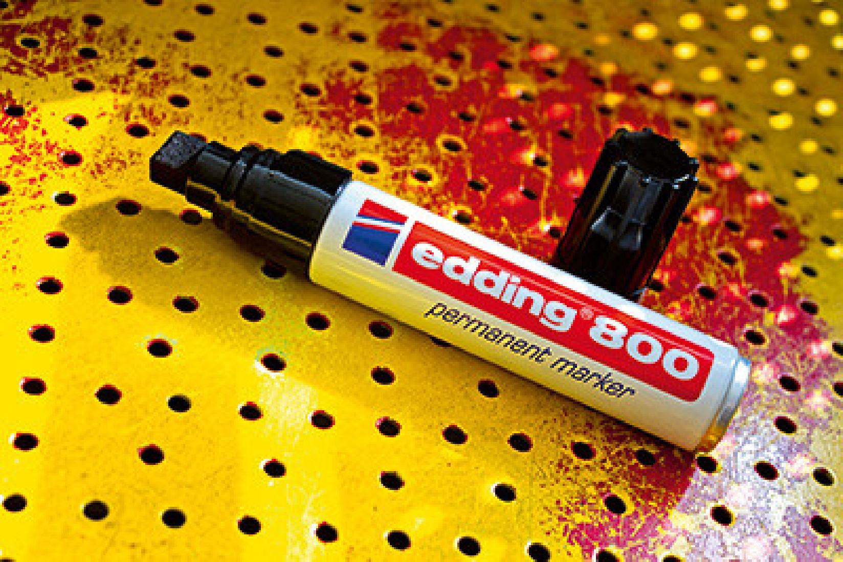 Μαρκαδόρος Ανεξίτηλος 4-12mm 800/2 Red Edding