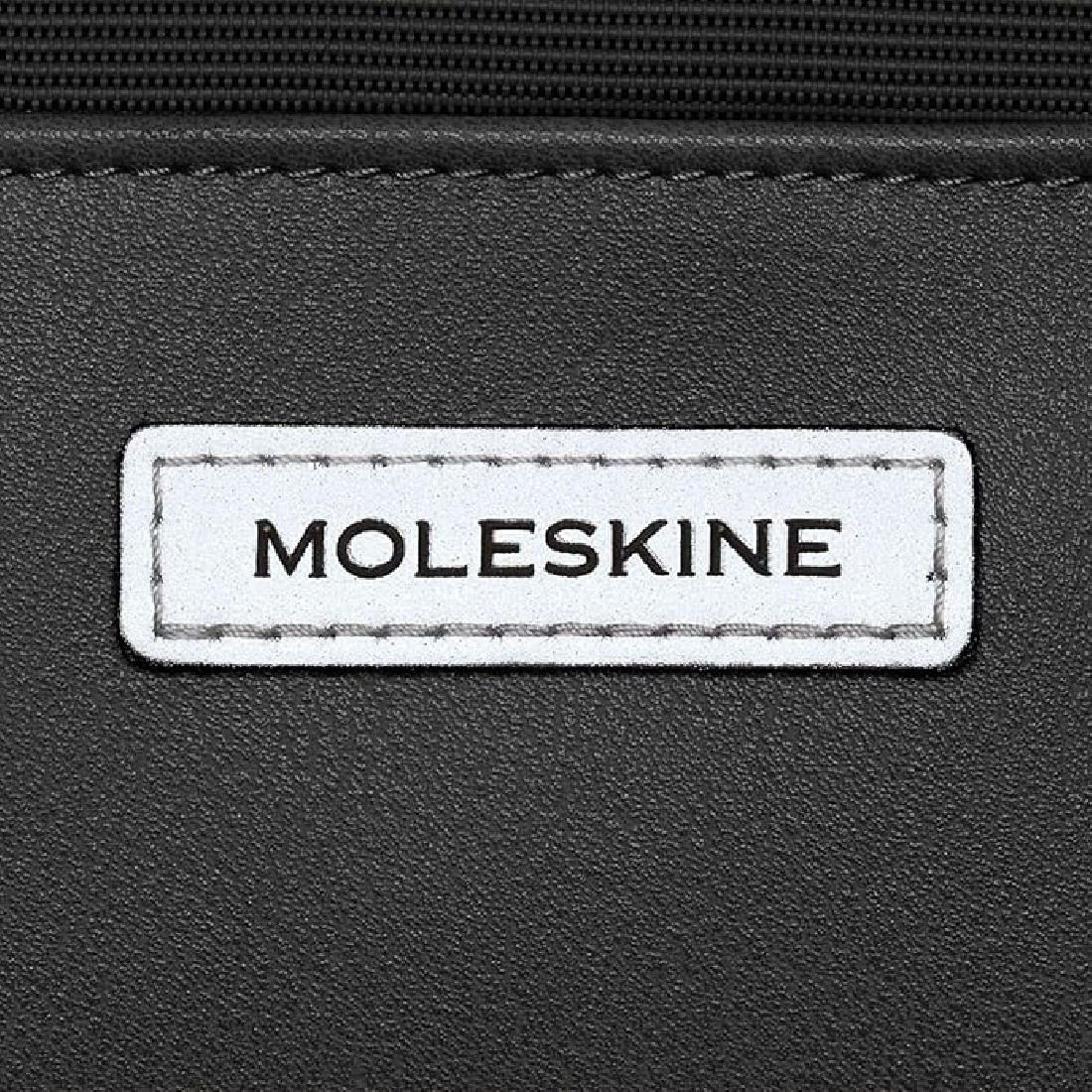 Moleskine Metro slim messenger bag black