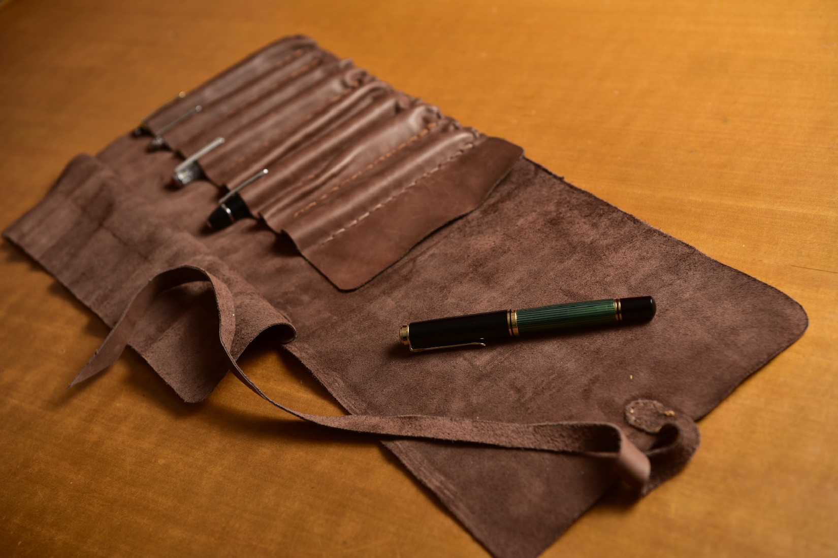 Leather roll case for 9 pens TMW