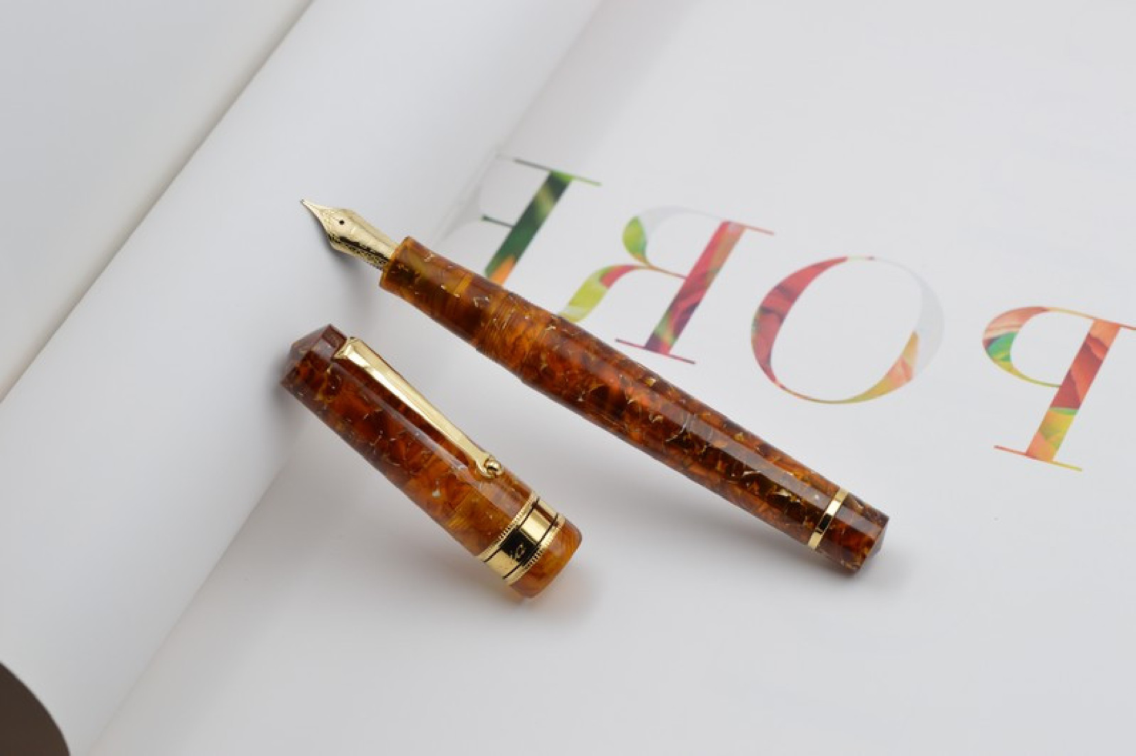 Santini Italia Libra Ambra GP 14k Superflexy Fine nib piston filler pen with ebonite feeder