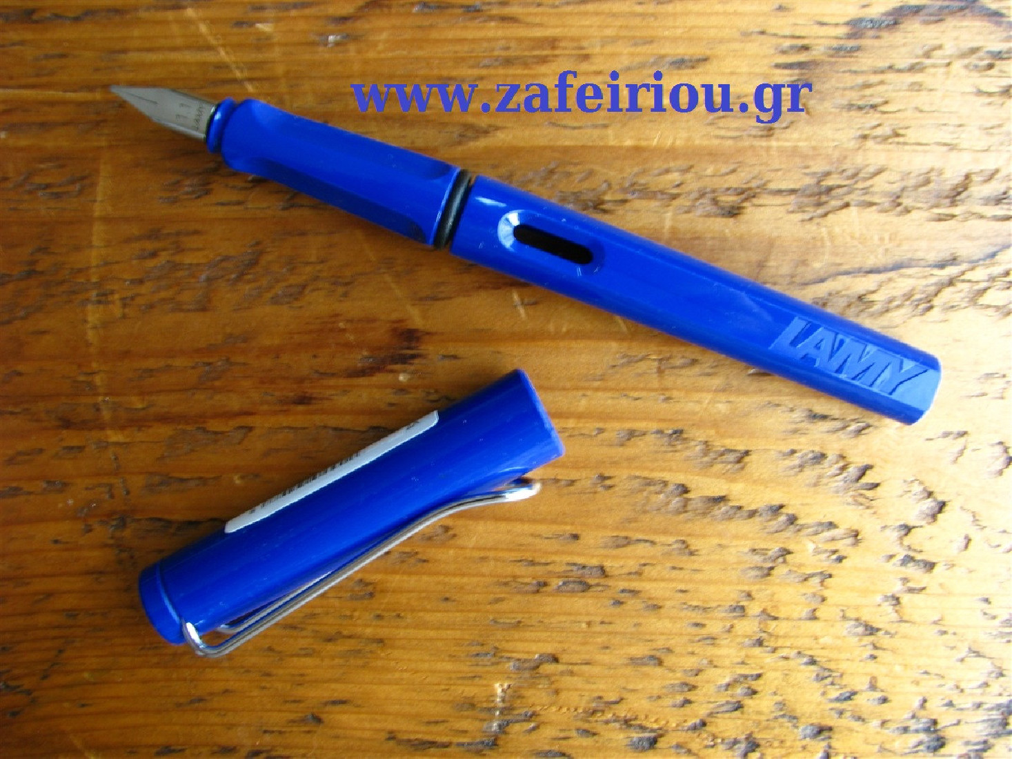 Lamy safari shiny blue Fountain Pen 014