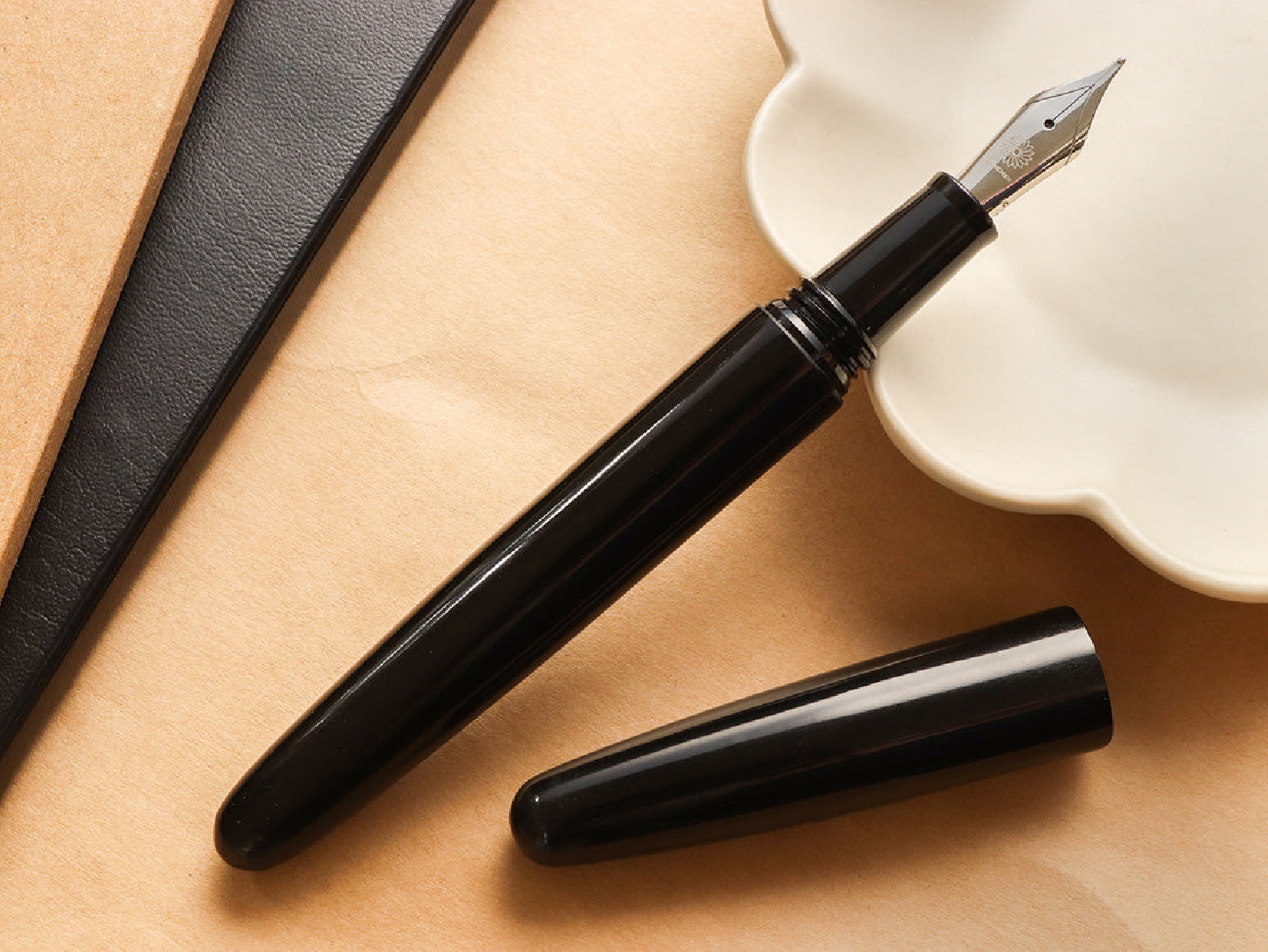 Wancher True Ebonite - Silk Black steel nib fountain pen
