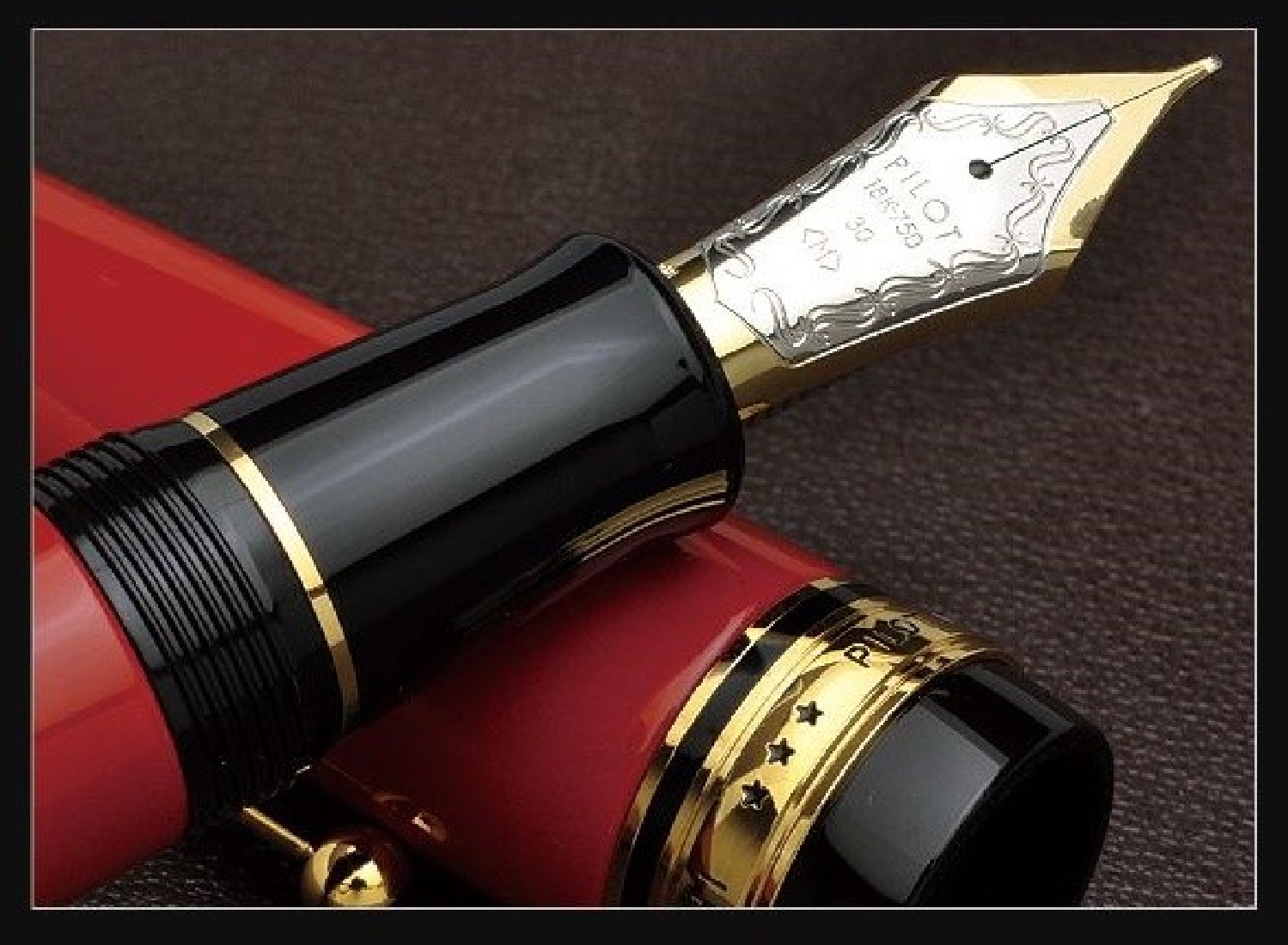 Pilot Custom Urushi Vermillion Lacquer, Fountain Pen  FKV-88SR-R.