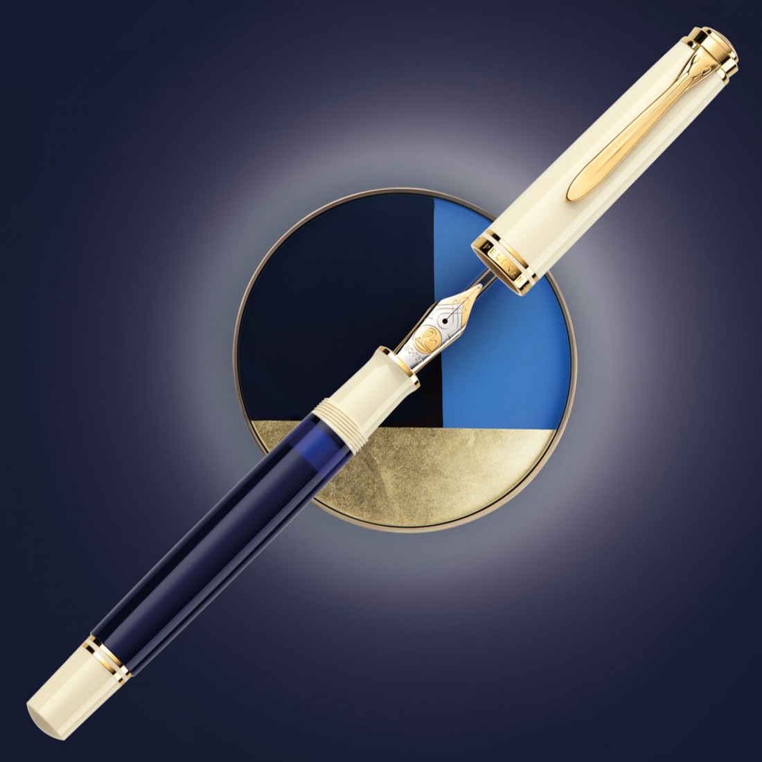 Pelikan Souveran  M800 Cream Blue Special Edition Fountain Pen