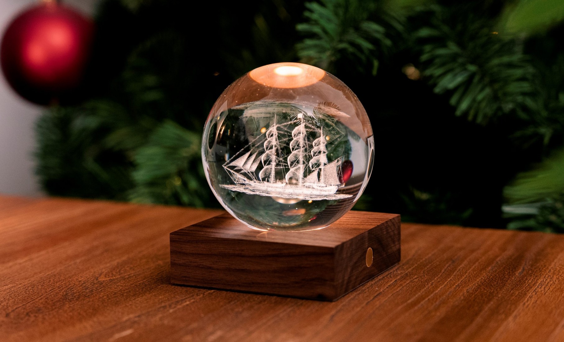 Gingko Amber Crystal Light 3D Laser Sailing Boats G025SB