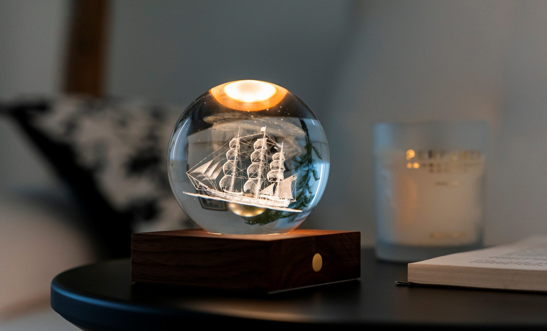 Gingko Amber Crystal Light 3D Laser Sailing Boats G025SB