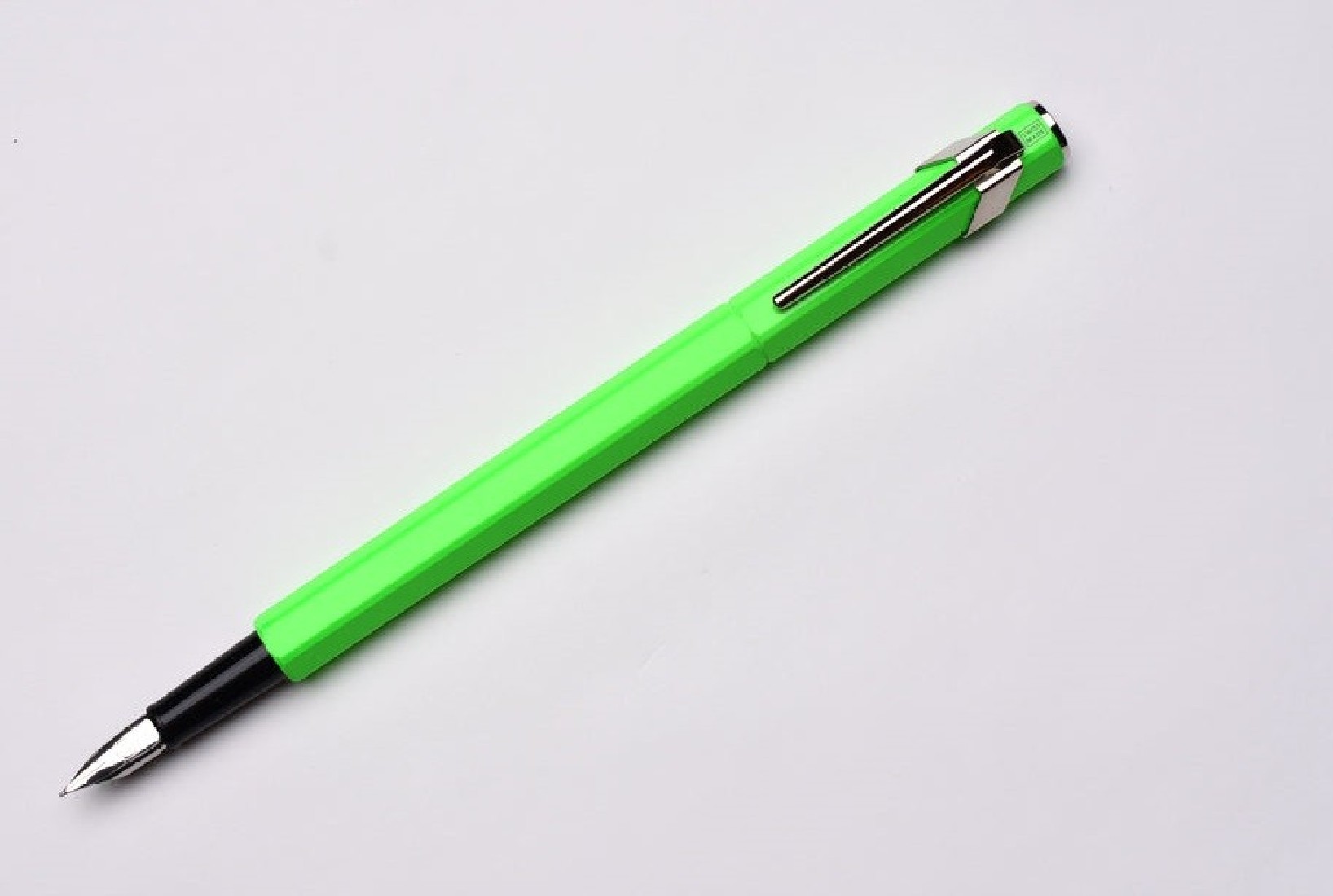 Caran dache 849  fluo green  Fountain pen