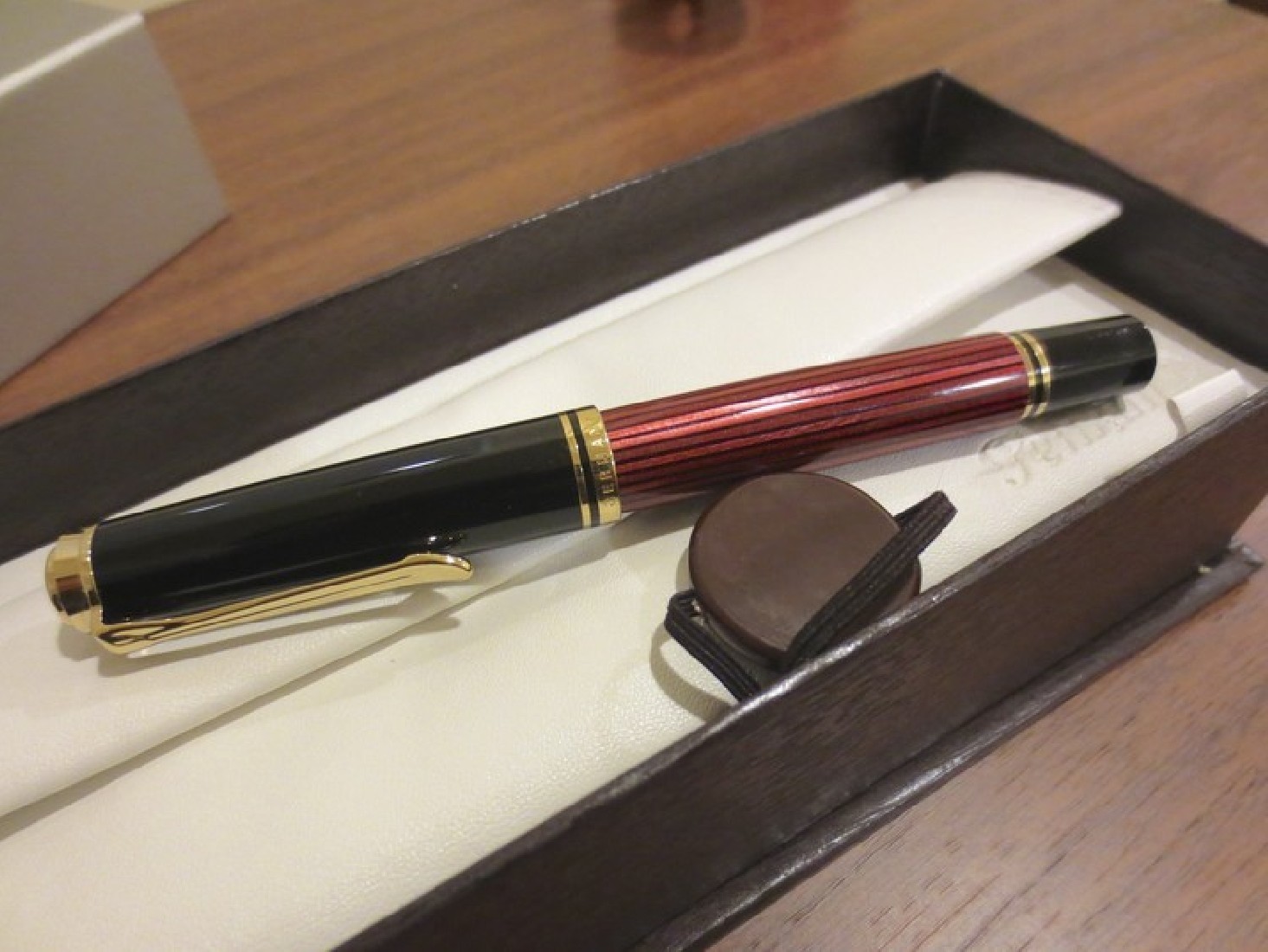 Pelikan Souveran M600 Black Red Fountain Pen