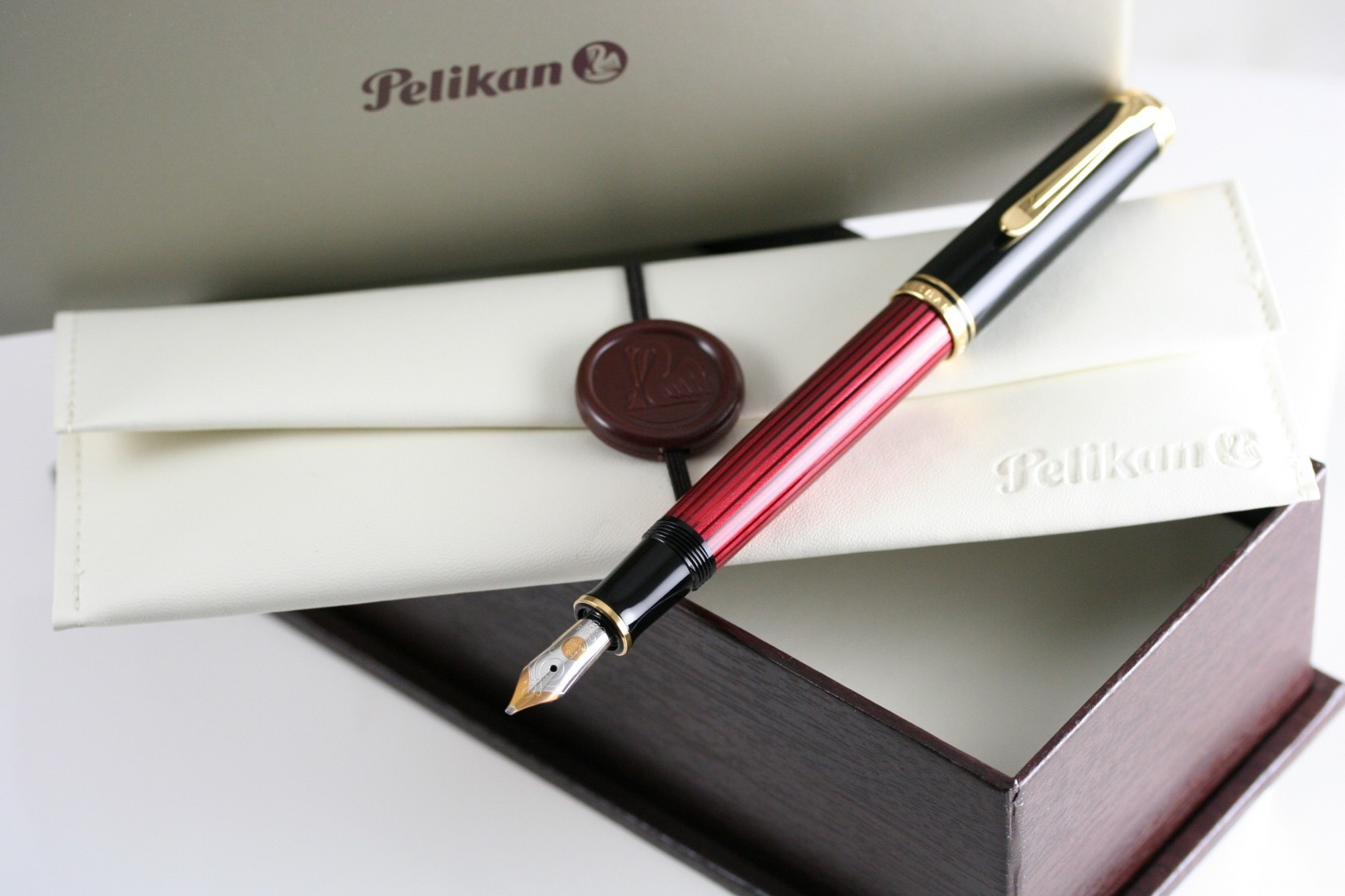 Pelikan Souveran M400 Black Red Fountain Pen