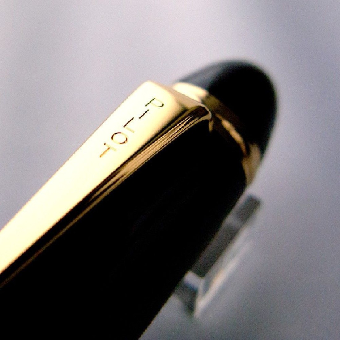 Pilot Custom 823 Transparent Black Fountain Pen FKKE-3MRP-TB