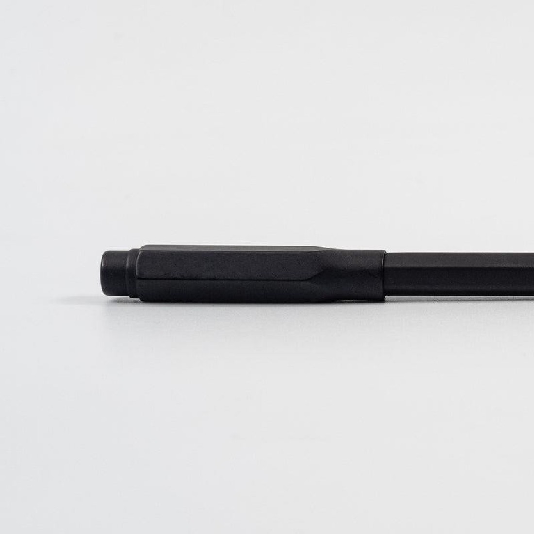 Palomino Blackwing Point Guard Black
