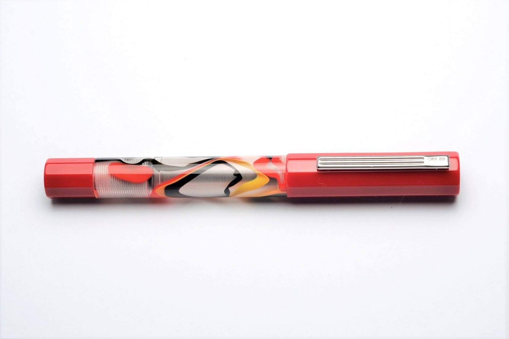 Opus 88 Flow transparent red fountain pen