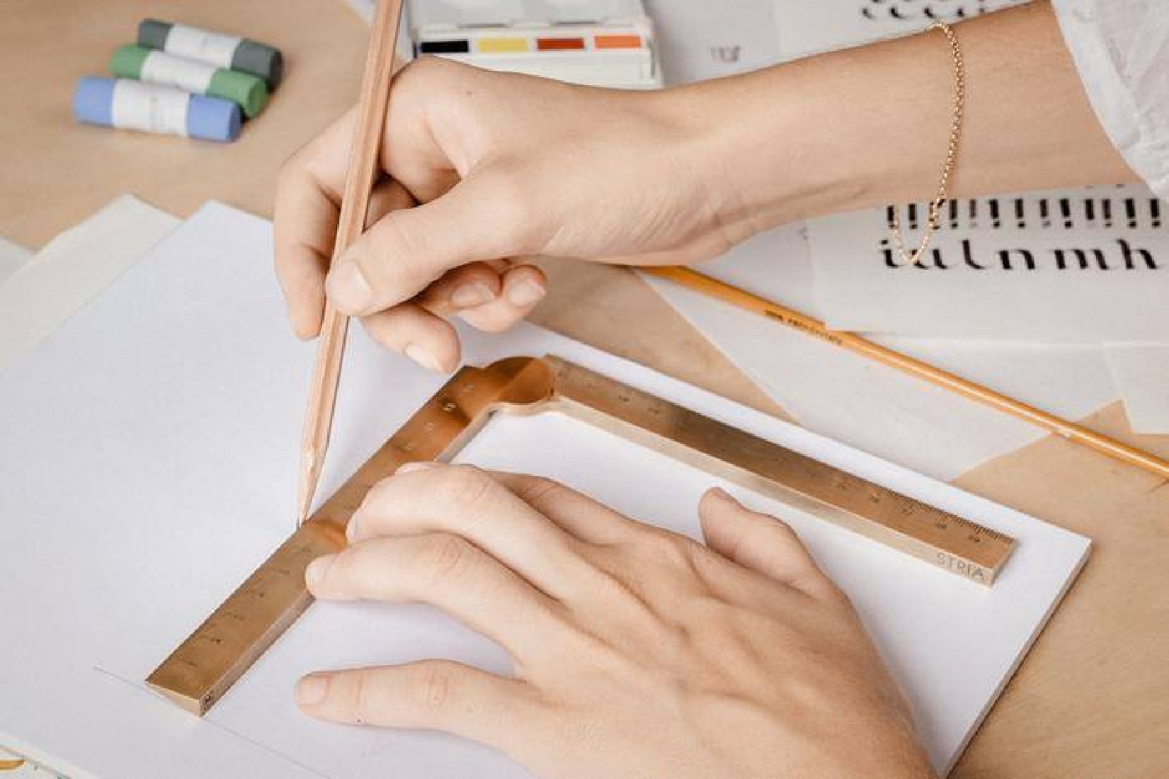 Makers Cabinet STRIA ruler