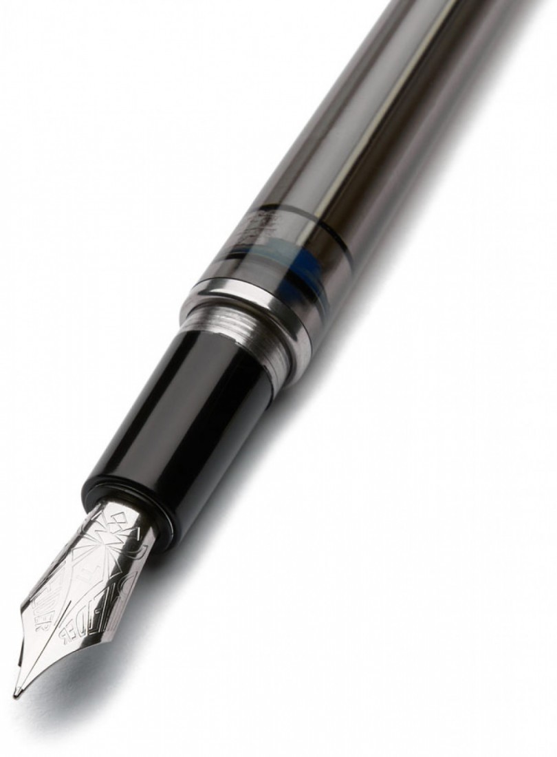 Pineider Avatar Touch down Graphene black fountain pen