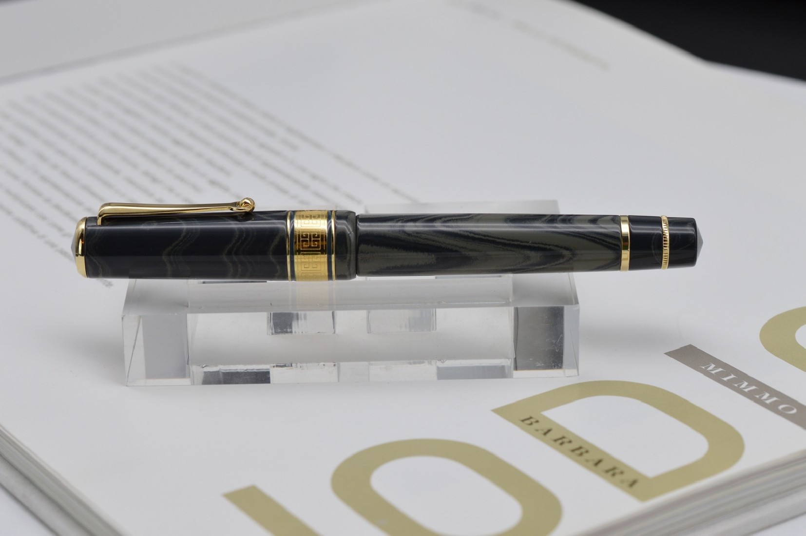 Santini Italia Giant Ebonite Male fountain pen with medium flex nib nr8 14k and ebonite feeder