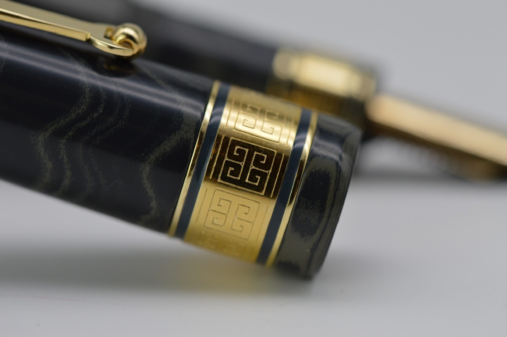 Santini Italia Giant Ebonite Male fountain pen with medium flex nib nr8 14k and ebonite feeder