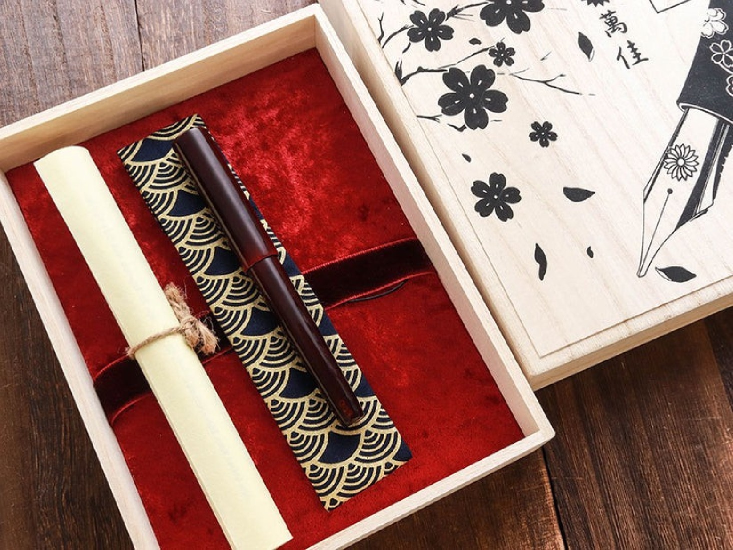 Wancher Fuzhou Urushi Aka-tamenuri steel nib