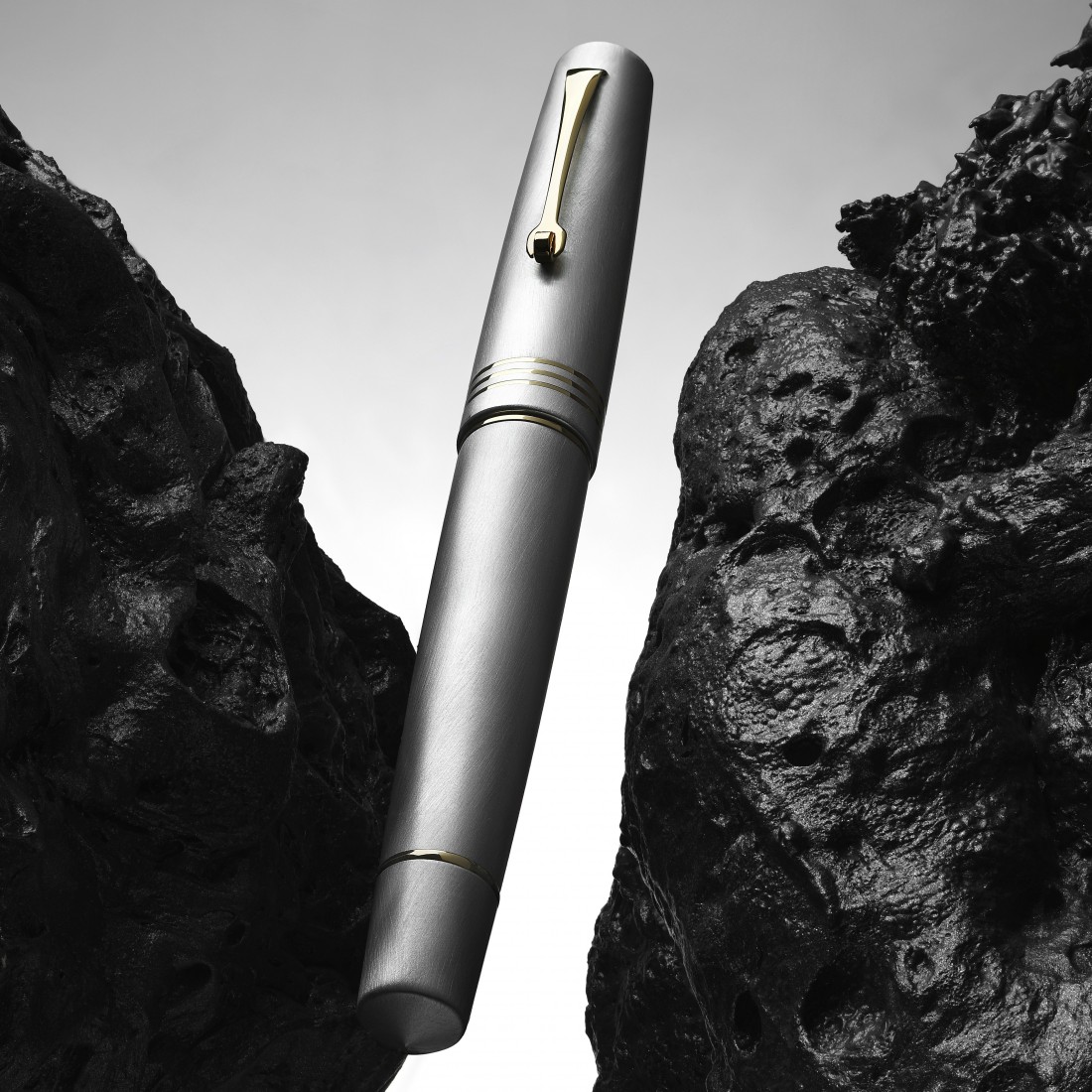 Leonardo Momento Zero Alumina ST Fountain Pen Steel Nib