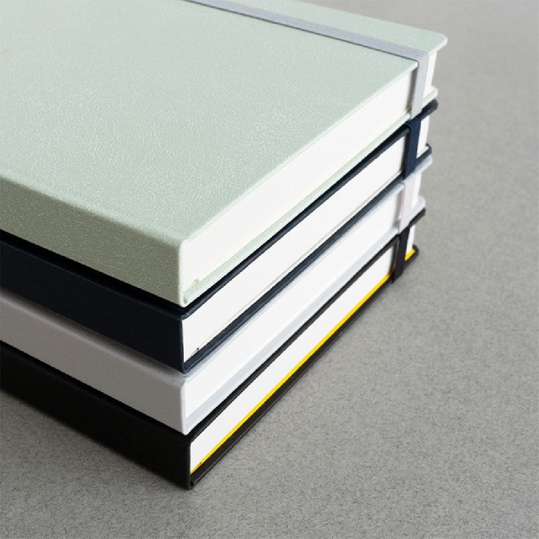 Maruman Mnemosyne  Journal Notebook A5 5mm Dot Grid Black N888-05