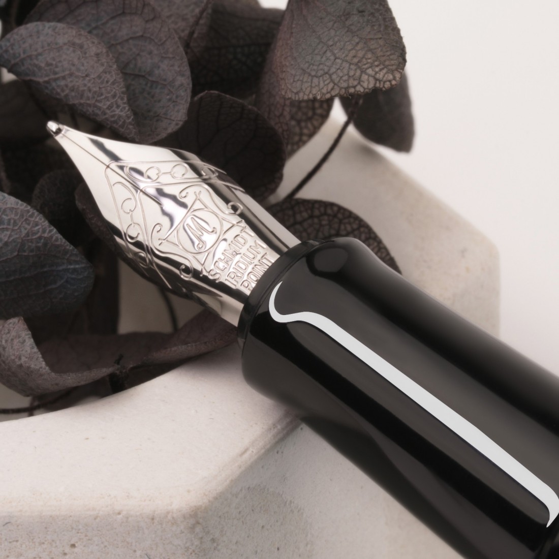 Benu Minima Purple Flame Fountain Pen