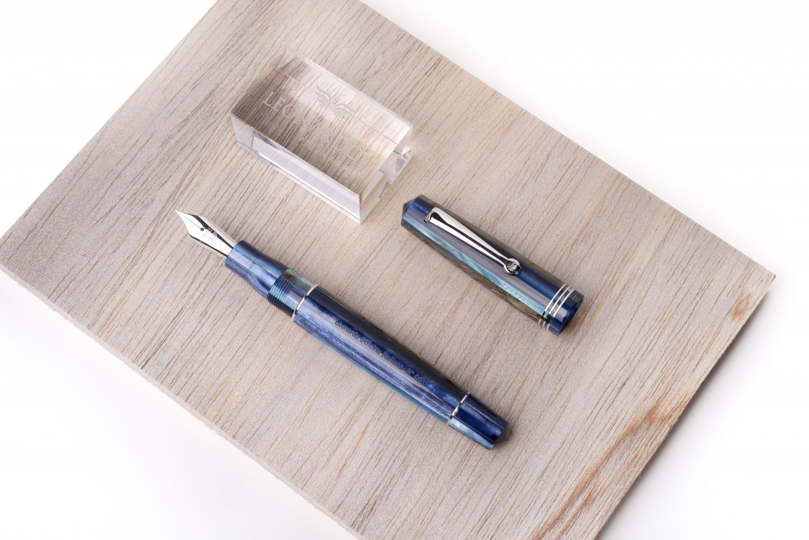 Leonardo Officina Italiana Momento Zero Hawaii Blue RT Fountain pen