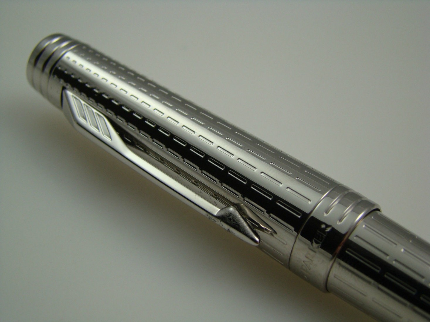 PARKER PREMIER DELUXE SILVERY ST ROLLER BALL S0887990