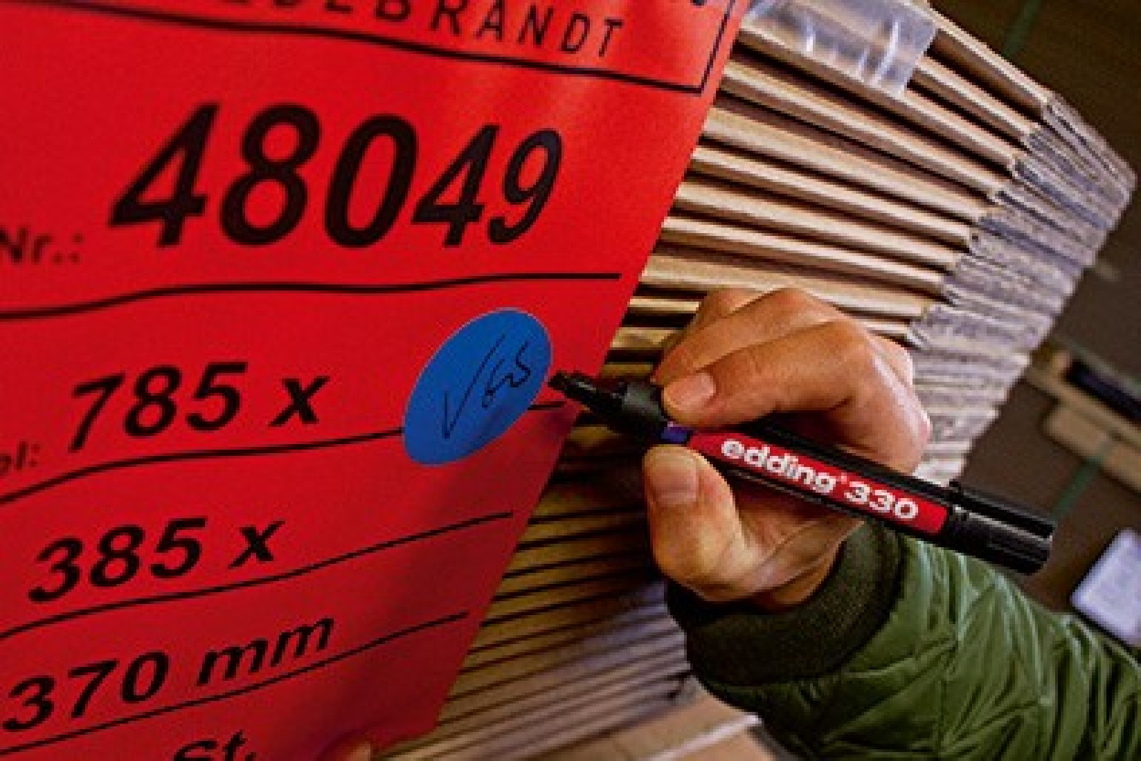 Μαρκαδόρος Ανεξίτηλος Πλακέ 1-5mm 330/3 Blue Edding