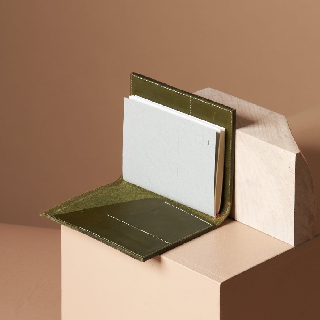 Paper Republic A6 lleather portfolio olive green 11,5x16cm