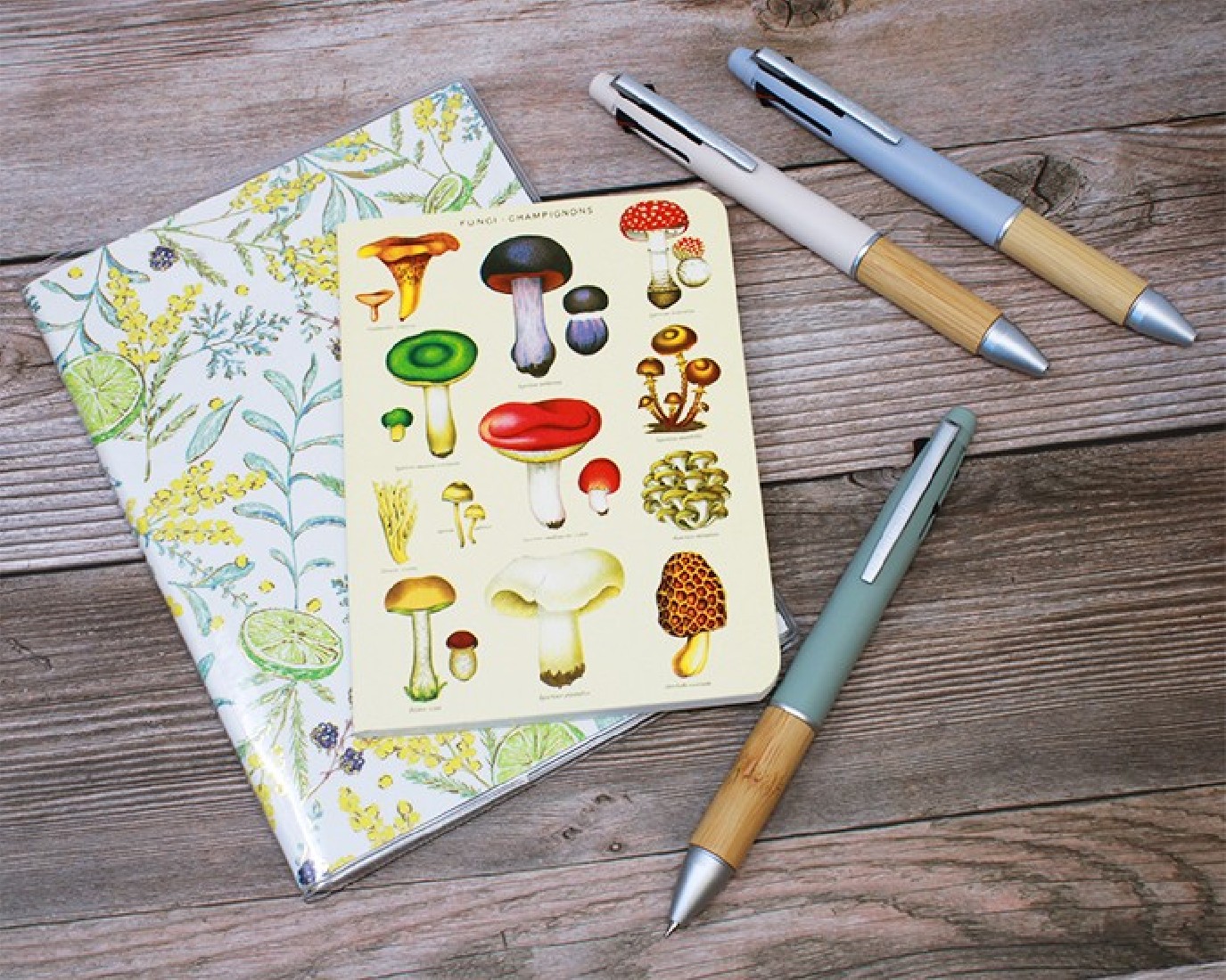 Uni Mitsubishi Jetstream Bamboo multipen 4 ballpens and 1 pencil 0,5mm MSXE5-20000B-45 Beige