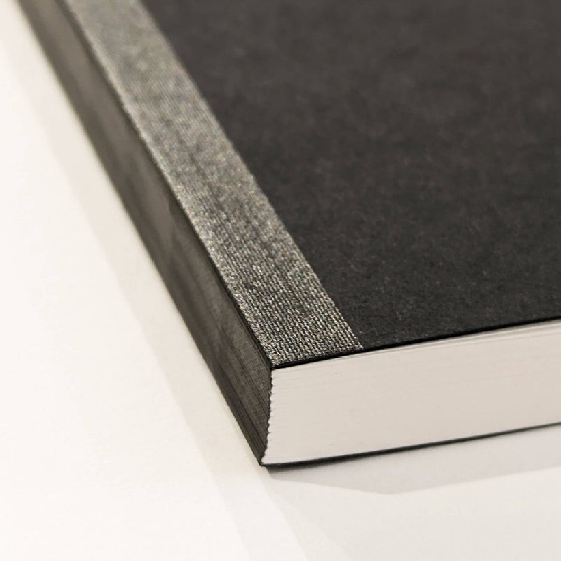 Yu-sari Premium notebook B5 182x257mm,  ruled, 192 pages, 95gr, black by Nakabayashi