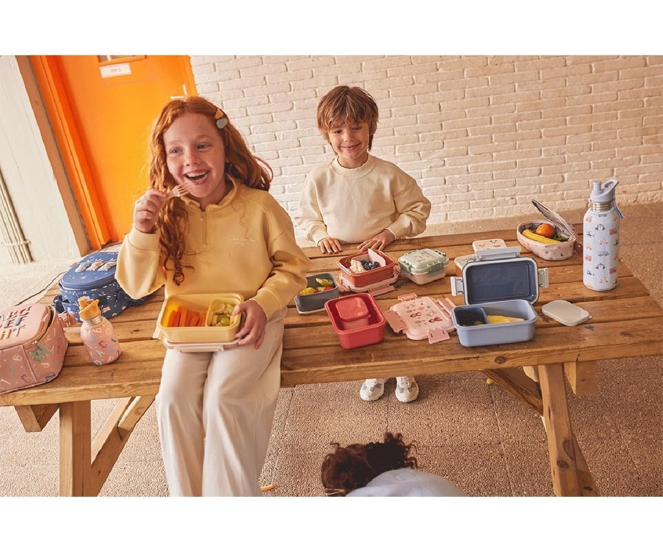 Μεγάλο Φαγητοδοχείο με Καπάκι Ασφαλείας 3 Little Pigs 88806 Tutete