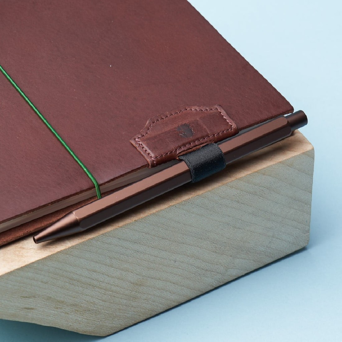 Paper Republic Le Stylo Needlepoint Pen Chestnut