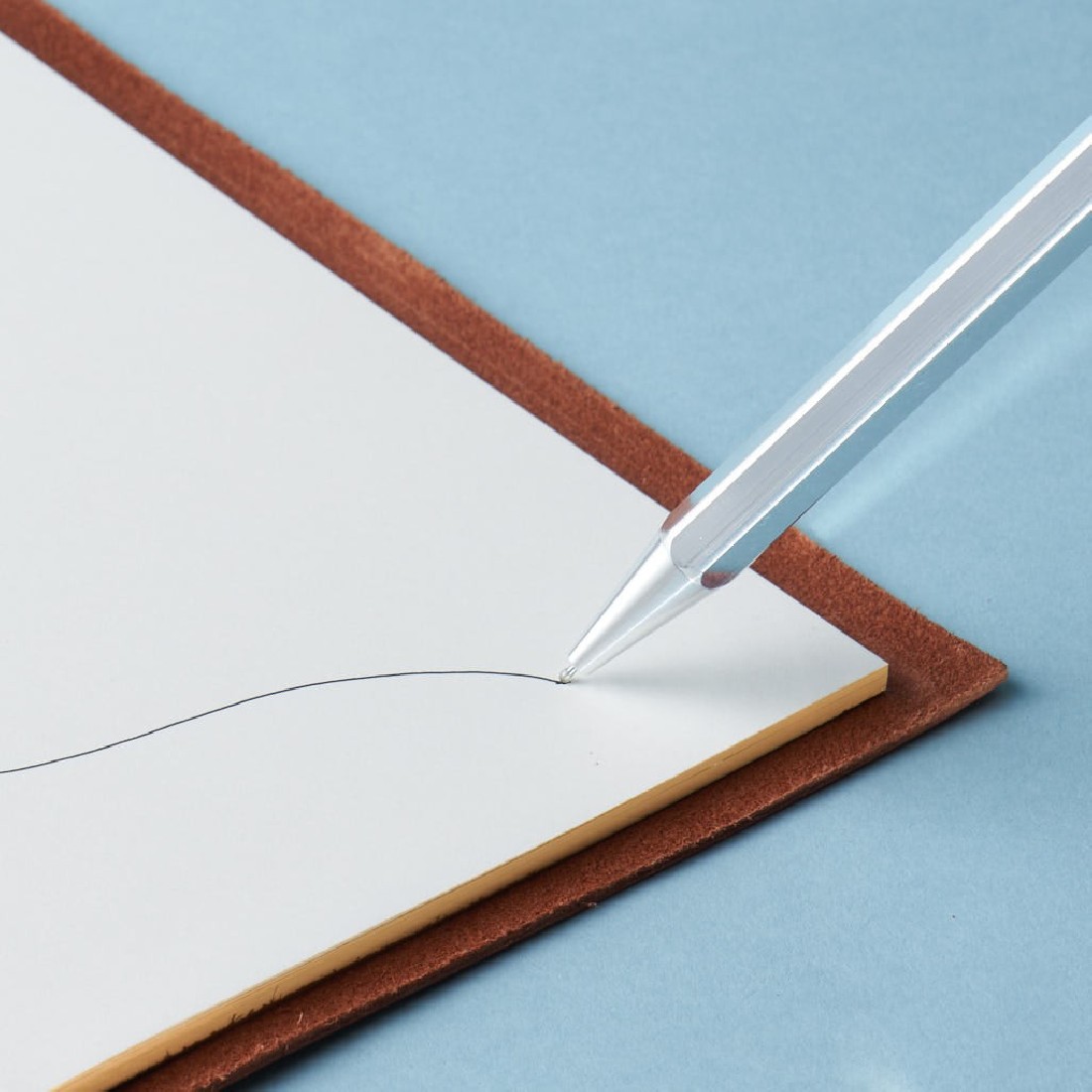 Paper Republic Le Stylo Needlepoint Pen Aluminium