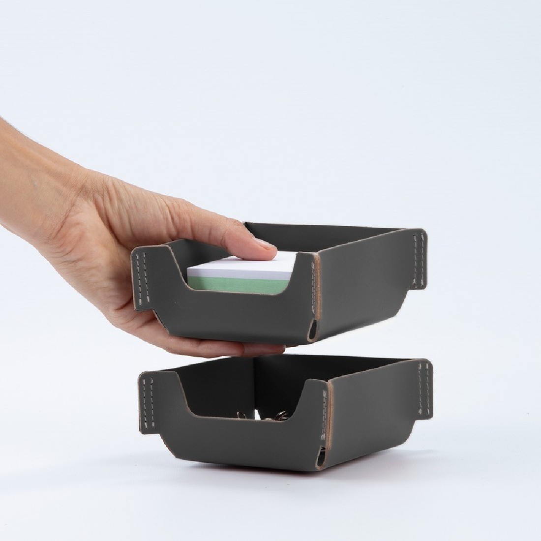 Memo Holder Stackable Grafite recycled leather Vacavaliente