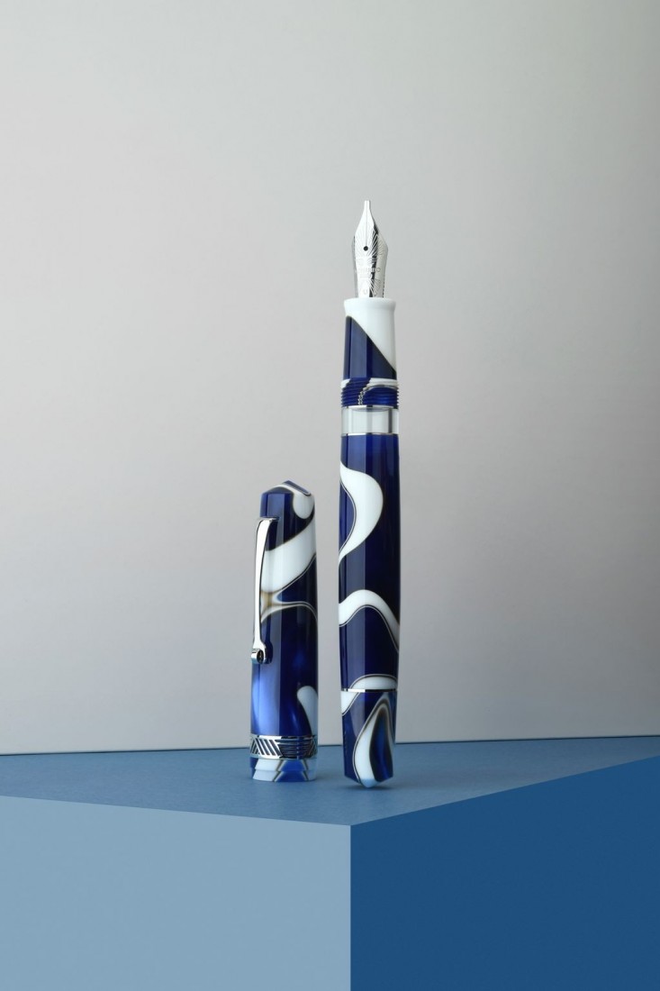 Leonardo Offician Italiana Momento Magico Onda Blue ST Fountain Pen