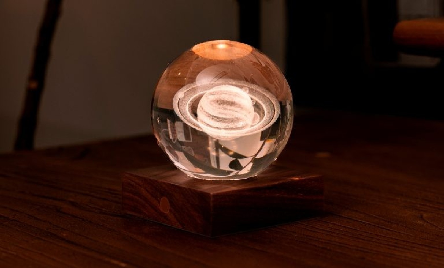 Gingko Amber Crystal Light 3D Saturn G025CY