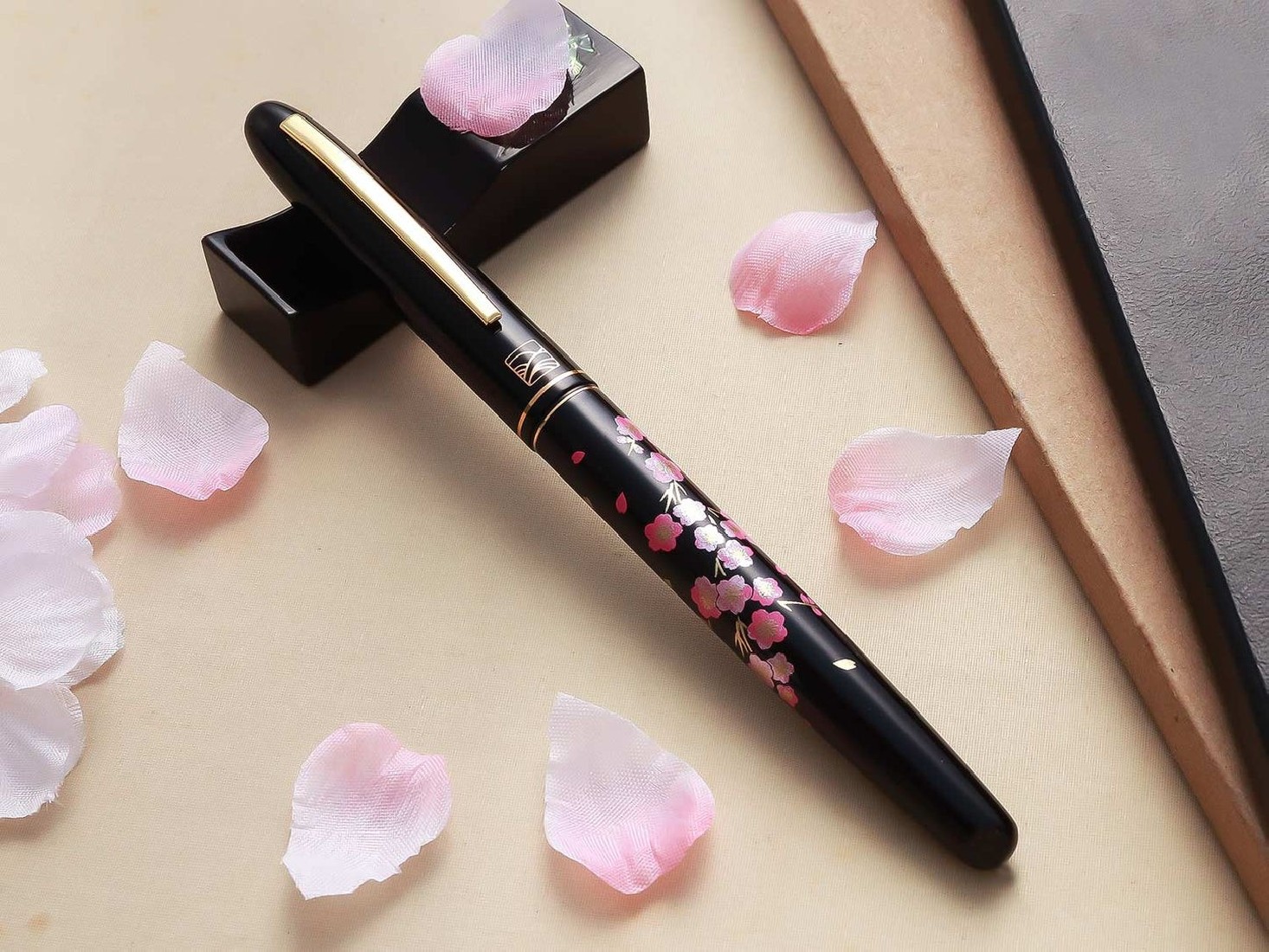 Kuretake Kindai Maki-e - Sakura Haru Kaze WP-KU-SAKZ fountain pen