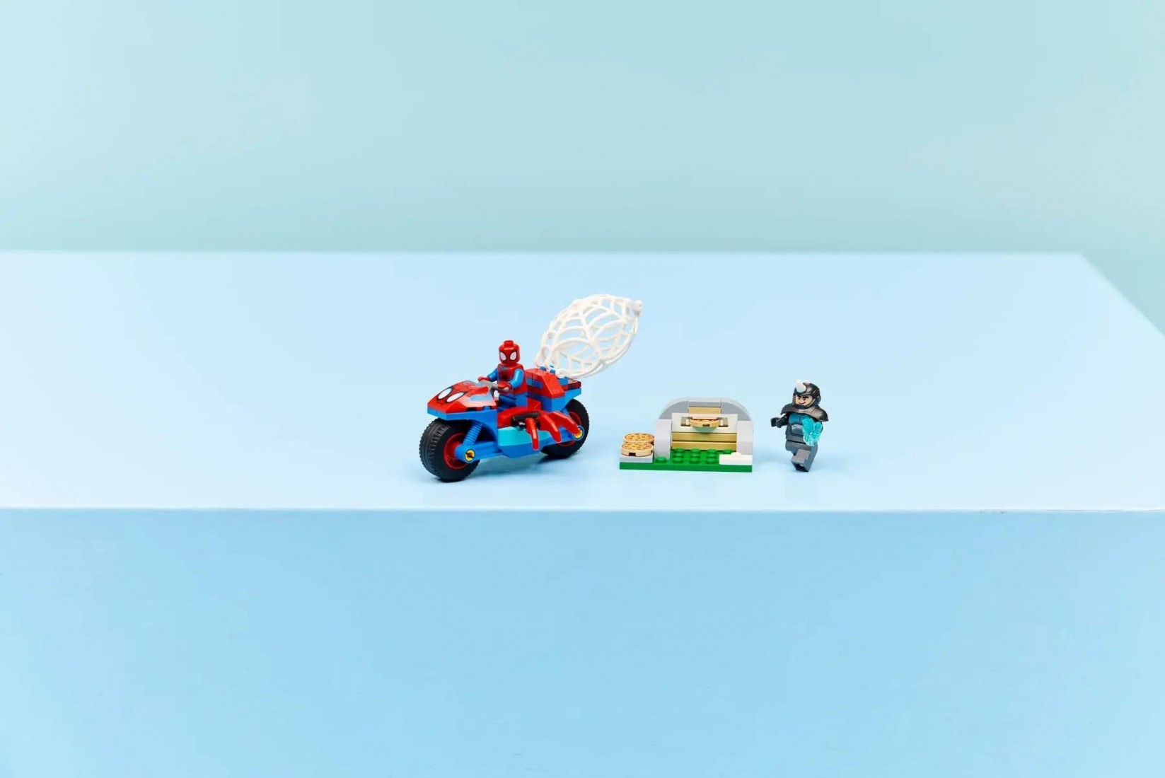 Spidey on his Motorcycle vs. Rhino 11206 Lego Marvel