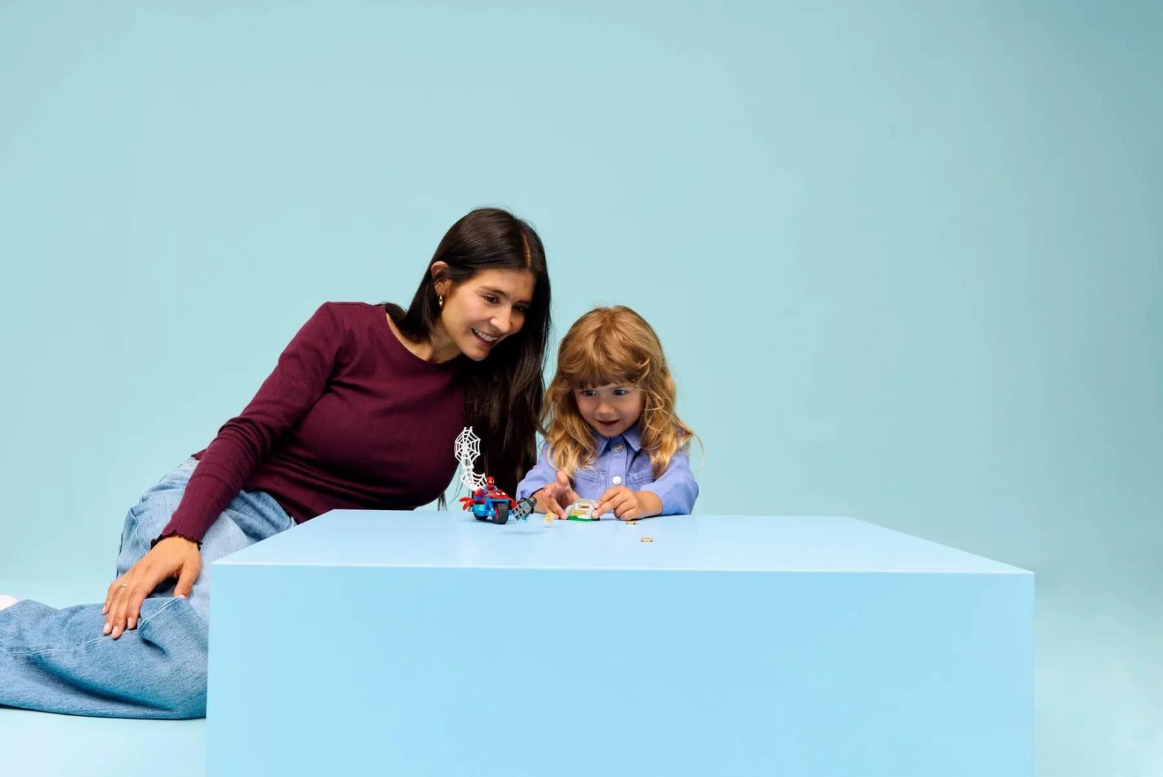 Spidey on his Motorcycle vs. Rhino 11206 Lego Marvel