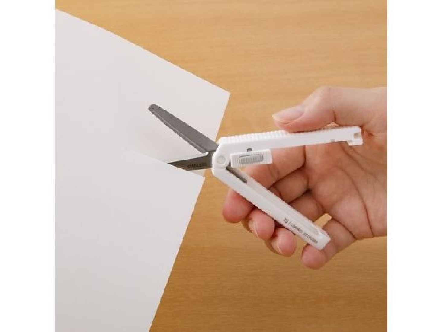 Midori XS (extra small) Compact Scissors White 35536006