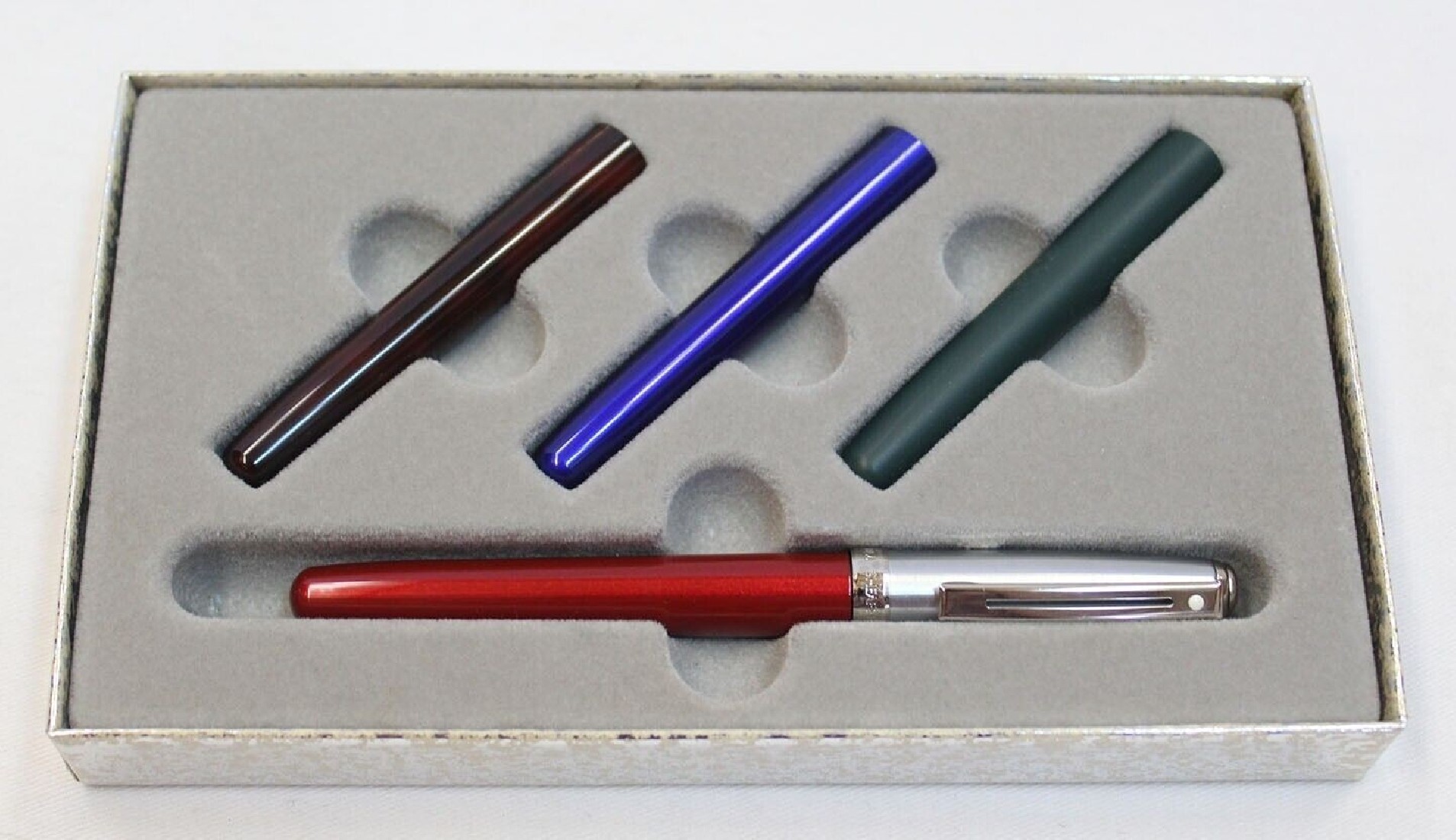 Sheaffer Prelude rollerball with 3 extra barrels