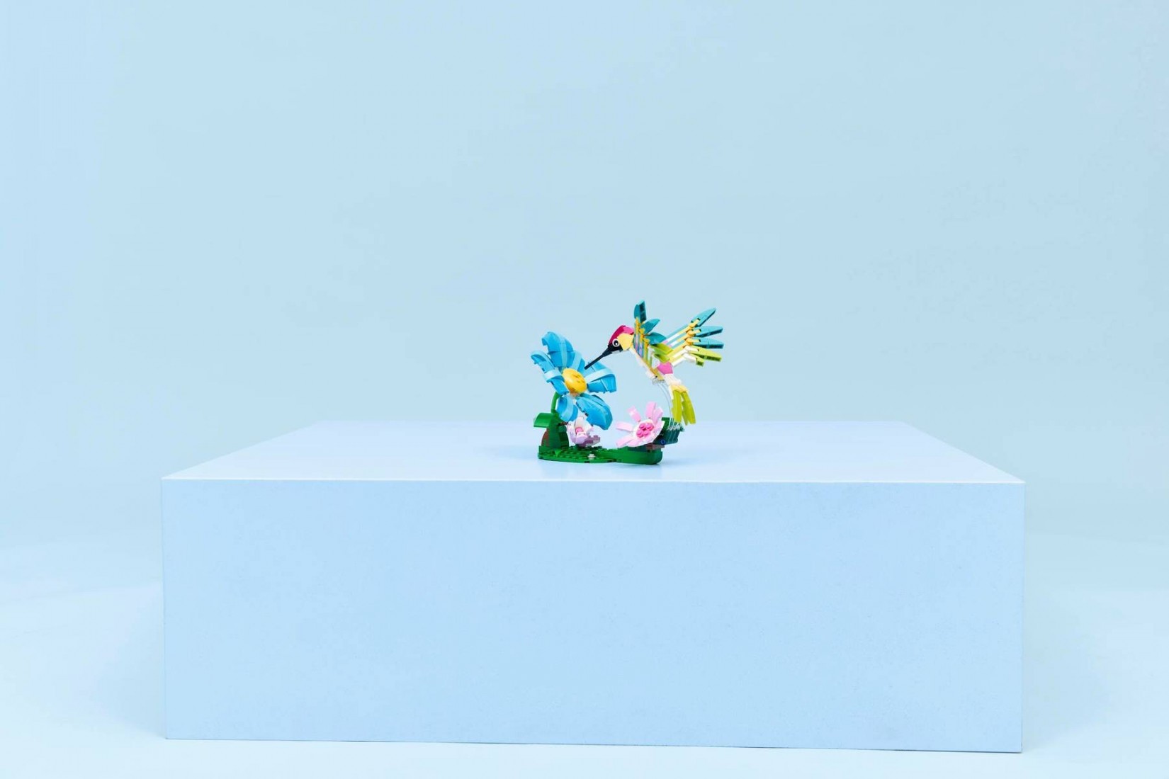 Wild Animals: Colorful Hummingbird 31384 Lego Creator 3-in-1