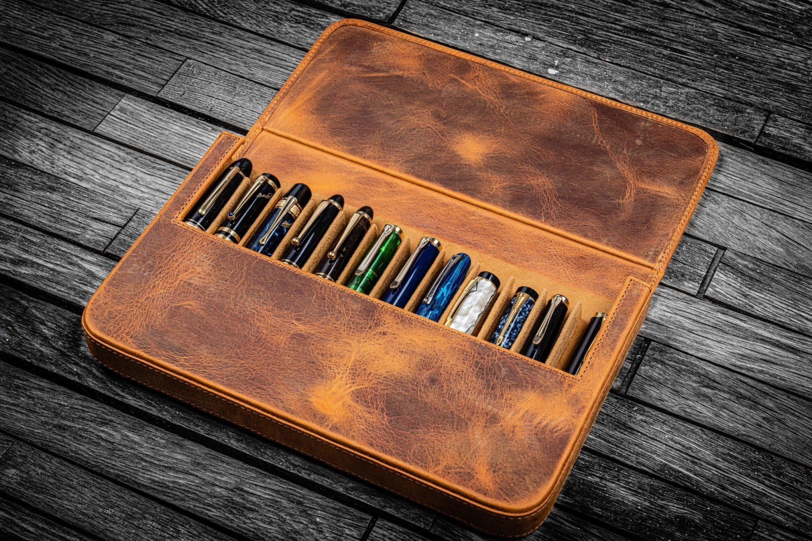 Galen Leather Magnum Opus 12 Slots Hard Pen Case with Removable Pen Tray - Crazy Horse Brown