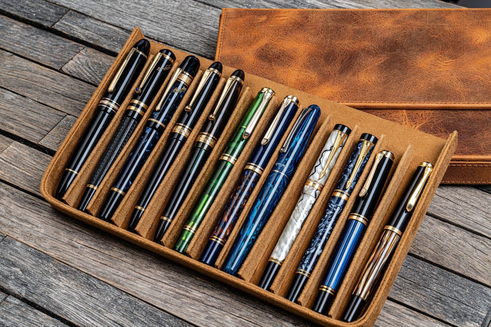 Galen Leather Magnum Opus 12 Slots Hard Pen Case with Removable Pen Tray - Crazy Horse Brown