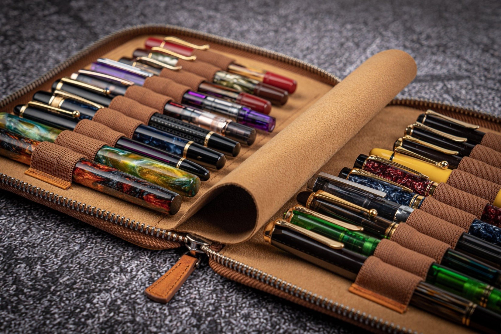 Galen Leather Zippered 20 Slots Pen Case - Crazy Horse Brown